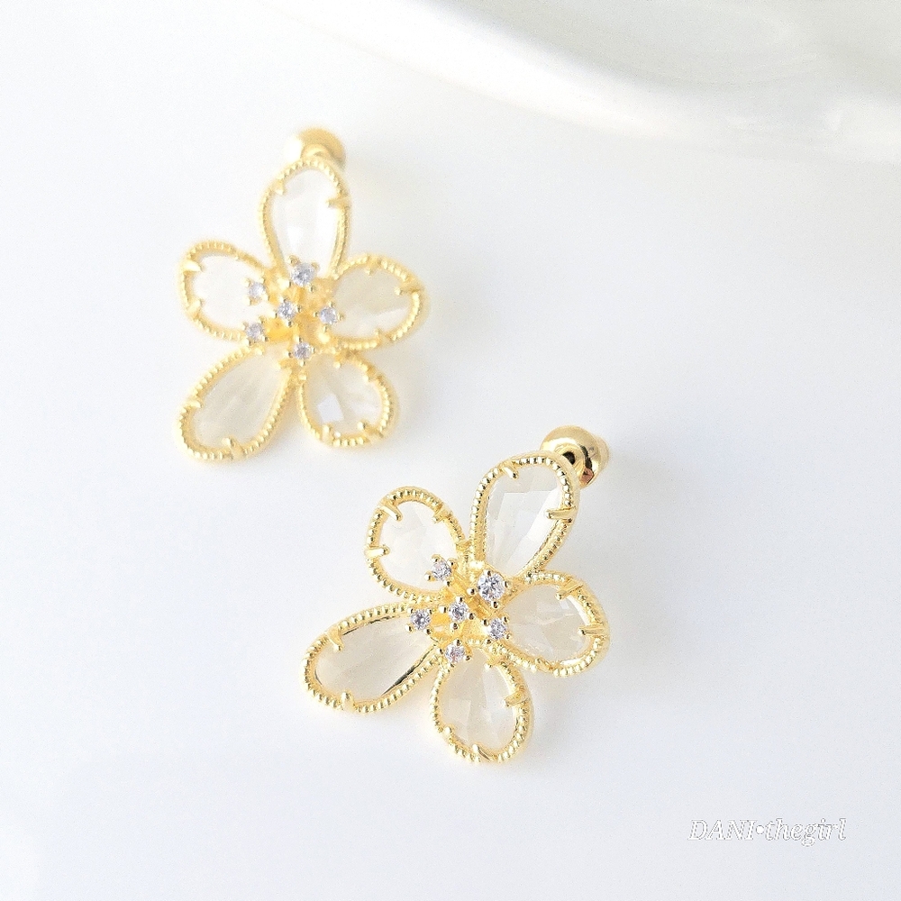 14K Gold CZ Diamond Flower Stud Statement Earrings - Picture 9 of 9